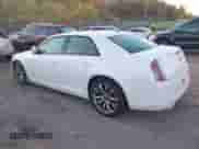 2014 Chrysler 300 S z VIN 2C3CCABG3EH309585, wystawiony jako IAAI lot #43552490 z przebiegiem 265 115 mil mil oraz . Historia ofert i sprzedaży dostępna na DreamBid. Obrazek 3.