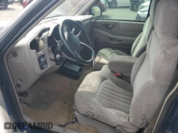 1999 Chevrolet S-10 с VIN 1GCCS14X1X8133382, выставлен на аукционе Copart как лот 47482475 с пробегом Не указан миль и На запчасти • Non repairable. История ставок и продаж доступна на DreamBid. Изображение 7.