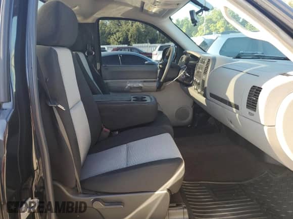2009 Chevrolet Silverado 1500 Work Truck with VIN 1GCEC14C09Z102415, listed as a Copart auction lot 86639704 with 113,312 mi miles and Salvage title. Bid and sale history available at DreamBid. Image 10.