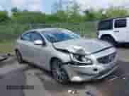 2018 Volvo S60 Inscription с VIN LYV402HKXJB172494, выставлен на аукционе IAAI как лот 42051257 с пробегом 59 838 миль миль и . История ставок и продаж доступна на DreamBid. Изображение 1.