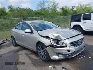 2018 Volvo S60 Inscription с VIN LYV402HKXJB172494, выставлен на аукционе IAAI как лот 42051257 с пробегом 59 838 миль миль и . История ставок и продаж доступна на DreamBid. Изображение 1.