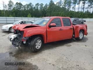 2008 GMC Sierra 1500 SLE1 with VIN 2GTEC13JX81177940, listed as a Copart auction lot 60334145 with 211,261 mi miles and Salvage title. Bid and sale history available at DreamBid. Image 1.