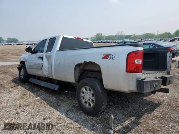 2011 Chevrolet Silverado 3500HD DRW LT с VIN 1GC5K0C85BZ358517, выставлен на аукционе Copart как лот 59889425 с пробегом 71 293 миль миль и Списание • Salvage title. История ставок и продаж доступна на DreamBid. Изображение 2.