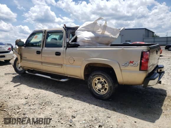 2004 Chevrolet Silverado 2500HD LS with VIN 1GCHK23U94F143815, listed as a Copart auction lot 61728105 with Not provided miles and Clean title. Bid and sale history available at DreamBid. Image 2.