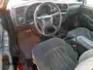 2002 Chevrolet S-10 LS z VIN 1GCDT19W428113024, wystawiony jako Copart lot #66265765 z przebiegiem 107 594 mil mil oraz Szkoda całkowita • Salvage title. Historia ofert i sprzedaży dostępna na DreamBid. Obrazek 8.