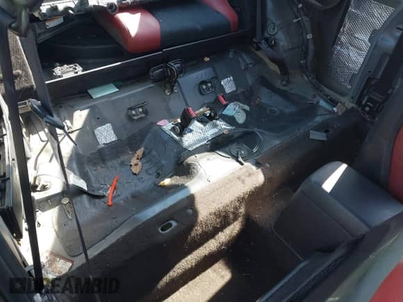 2007 Hyundai Tiburon GT с VIN KMHHN66FX7U258298, выставлен на аукционе IAAI как лот 41619641 с пробегом 146 587 миль миль и . История ставок и продаж доступна на DreamBid. Изображение 8.