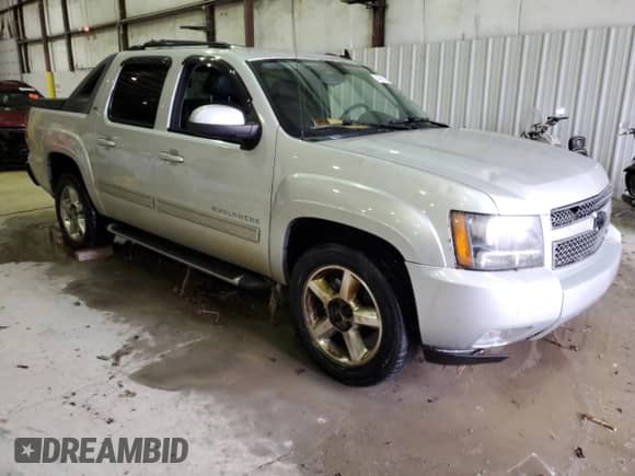 2012 Chevrolet Avalanche LT with VIN 3GNTKFE79CG282288, listed as a Copart auction lot 47387125 with Not provided miles and Salvage title. Bid and sale history available at DreamBid. Image 4.