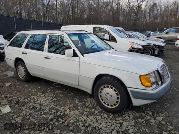 1991 Mercedes-Benz 300 с VIN WDBED90EXMF183726, выставлен на аукционе Copart как лот 87222264 с пробегом 213 116 миль миль и Чистый • Clean title. История ставок и продаж доступна на DreamBid. Изображение 4.