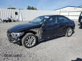 2018 BMW 3 Series 320i xDrive z VIN WBA8A3C57JA505633, wystawiony jako Copart lot #70498735 z przebiegiem 79 730 mil mil oraz Szkoda całkowita • Salvage title. Historia ofert i sprzedaży dostępna na DreamBid. Obrazek 1.