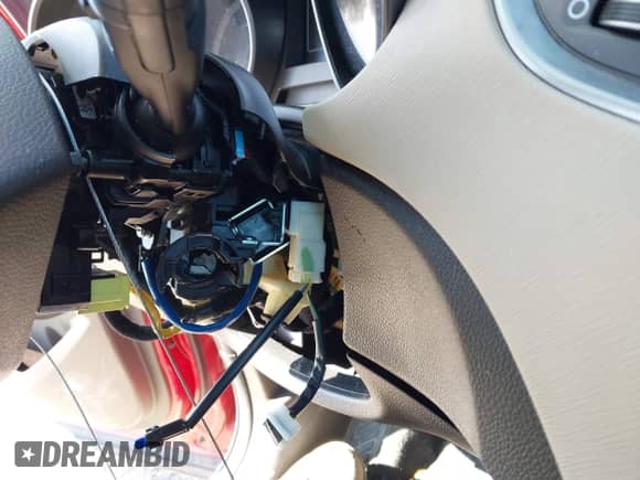 2017 Hyundai Santa Fe 2.4L с VIN 5XYZT3LBXHG394996, выставлен на аукционе IAAI как лот 43305613 с пробегом Не указан миль и . История ставок и продаж доступна на DreamBid. Изображение 6.