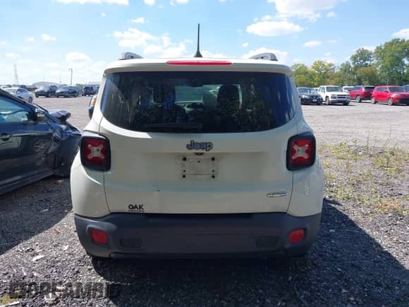 2017 Jeep Renegade Latitude с VIN ZACCJABB2HPG48279, выставлен на аукционе IAAI как лот 43122758 с пробегом 109 885 миль миль и . История ставок и продаж доступна на DreamBid. Изображение 16.