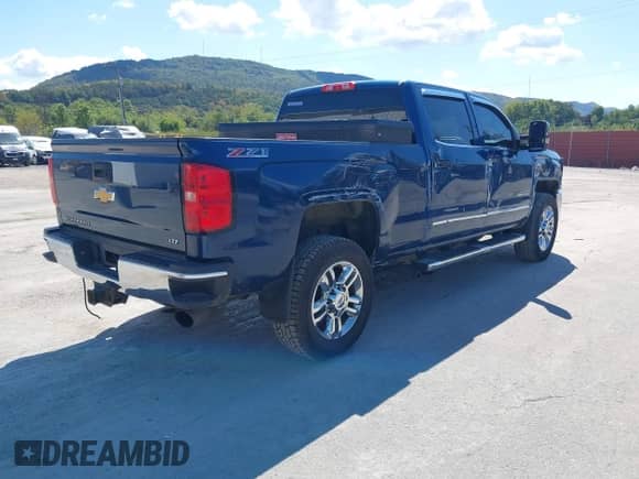 2015 Chevrolet Silverado 2500HD LTZ с VIN 1GC1KWEG0FF537691, выставлен на аукционе IAAI как лот 43192588 с пробегом 242 246 миль миль и . История ставок и продаж доступна на DreamBid. Изображение 4.