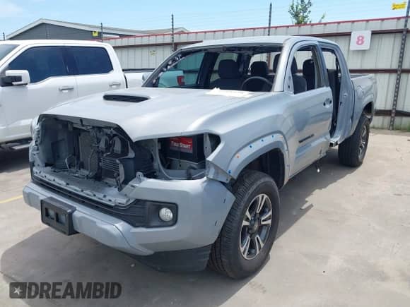 2019 Toyota Tacoma SR5 с VIN 3TMAZ5CN2KM096096, выставлен на аукционе IAAI как лот 42268939 с пробегом 82 935 миль миль и . История ставок и продаж доступна на DreamBid. Изображение 2.