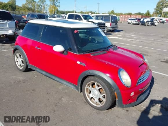 2006 MINI Hardtop S с VIN WMWRE33516TJ35350, выставлен на аукционе IAAI как лот 43498052 с пробегом 177 864 миль миль и . История ставок и продаж доступна на DreamBid. Изображение 1.