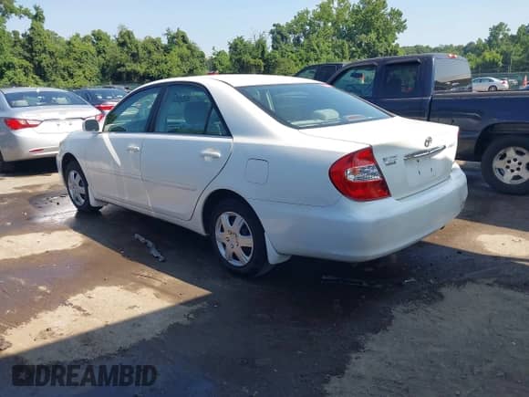 2003 Toyota Camry LE с VIN 4T1BE32K63U211710, выставлен на аукционе IAAI как лот 42803582 с пробегом 171 990 миль миль и . История ставок и продаж доступна на DreamBid. Изображение 3.