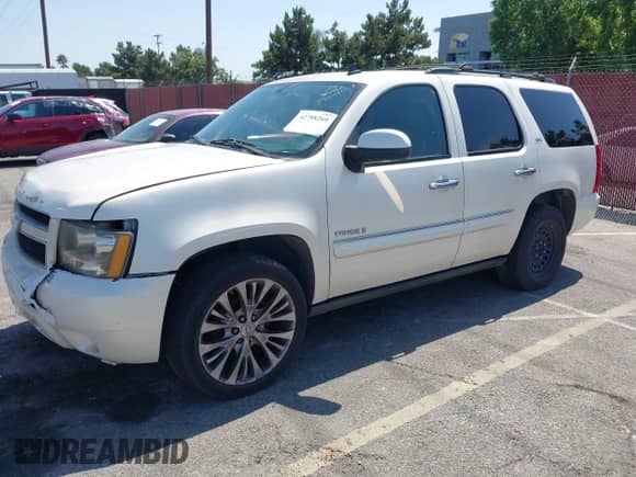 2008 Chevrolet Tahoe 3LT with VIN 1GNFC13028R229605, listed as a IAAI auction lot 42788269 with 154,017 mi miles and . Bid and sale history available at DreamBid. Image 2.