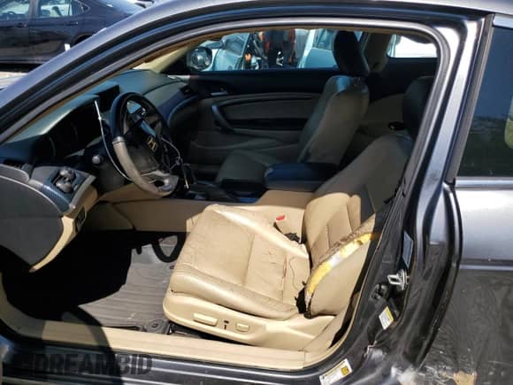 2009 Honda Accord EX-L z VIN 1HGCS12839A025998, wystawiony jako Copart lot #69200885 z przebiegiem 299 927 mil mil oraz Szkoda całkowita • Salvage title. Historia ofert i sprzedaży dostępna na DreamBid. Obrazek 7.