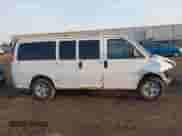 2005 Chevrolet Express Cargo z VIN 1GCFG15T251250047, wystawiony jako IAAI lot #41797512 z przebiegiem 149 610 mil mil oraz . Historia ofert i sprzedaży dostępna na DreamBid. Obrazek 13.