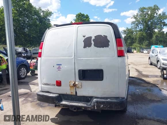2008 Chevrolet City Express Cargo с VIN 1GCHG35K781184353, выставлен на аукционе IAAI как лот 43075467 с пробегом 305 080 миль миль и . История ставок и продаж доступна на DreamBid. Изображение 16.