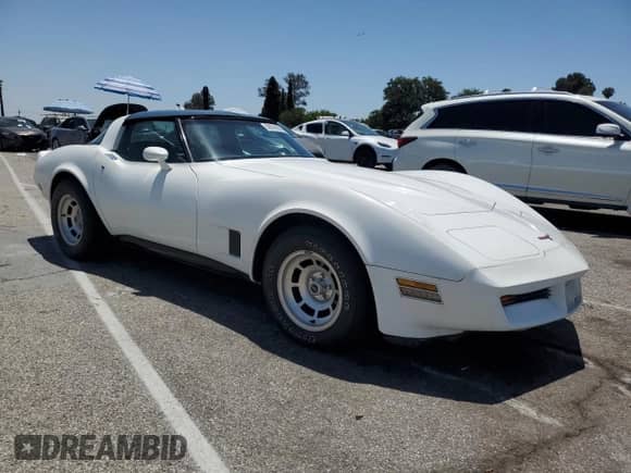 1981 Chevrolet Corvette с VIN 1G1AY8768BS430915, выставлен на аукционе Copart как лот 59039315 с пробегом 76 396 миль миль и Чистый • Clean title. История ставок и продаж доступна на DreamBid. Изображение 4.