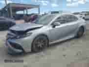 2022 Toyota Camry SE z VIN 4T1T11AK9NU638100, wystawiony jako Copart lot #86162685 z przebiegiem 73 268 mil mil oraz Szkoda całkowita • Salvage title. Historia ofert i sprzedaży dostępna na DreamBid. Obrazek 1.