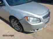 2012 Chevrolet Malibu LTZ z VIN 1G1ZG5E7XCF271129, wystawiony jako IAAI lot #42713063 z przebiegiem 127 511 mil mil oraz . Historia ofert i sprzedaży dostępna na DreamBid. Obrazek 13.