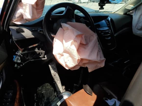 2016 Cadillac Escalade Premium Collection z VIN 1GYS4CKJ2GR420458, wystawiony jako Copart lot #65148415 z przebiegiem Nie podano mil oraz Szkoda całkowita • Salvage title. Historia ofert i sprzedaży dostępna na DreamBid. Obrazek 8.