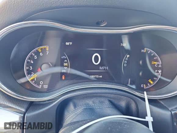 2017 Jeep Grand Cherokee Trailhawk with VIN 1C4RJFLT4HC882376, listed as a Copart auction lot 63040325 with 193,773 mi miles and Salvage title. Bid and sale history available at DreamBid. Image 9.