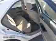 2002 Toyota Camry LE z VIN JTDBE32K820050500, wystawiony jako IAAI lot #42443589 z przebiegiem 262 287 mil mil oraz . Historia ofert i sprzedaży dostępna na DreamBid. Obrazek 8.