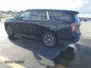 2021 Chevrolet Tahoe LT z VIN 1GNSCNKD2MR443255, wystawiony jako IAAI lot #43364345 z przebiegiem 133 418 mil mil oraz . Historia ofert i sprzedaży dostępna na DreamBid. Obrazek 3.