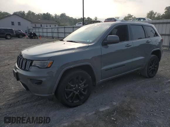 2022 Jeep Grand Cherokee Laredo E с VIN 1C4RJFAG7NC149367, выставлен на аукционе Copart как лот 67023835 с пробегом 50 139 миль миль и Списание • Salvage title. История ставок и продаж доступна на DreamBid. Изображение 1.
