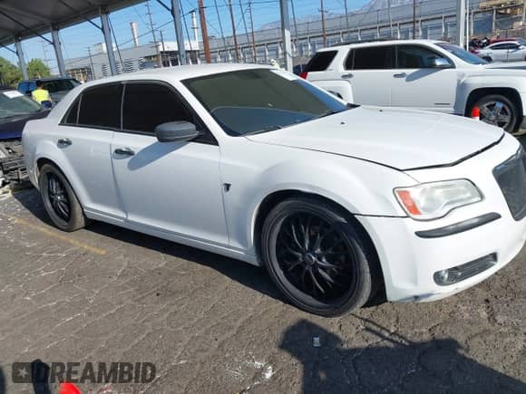 2012 Chrysler 300 Limited с VIN 2C3CCACG3CH138252, выставлен на аукционе IAAI как лот 43144982 с пробегом Не указан миль и . История ставок и продаж доступна на DreamBid. Изображение 1.