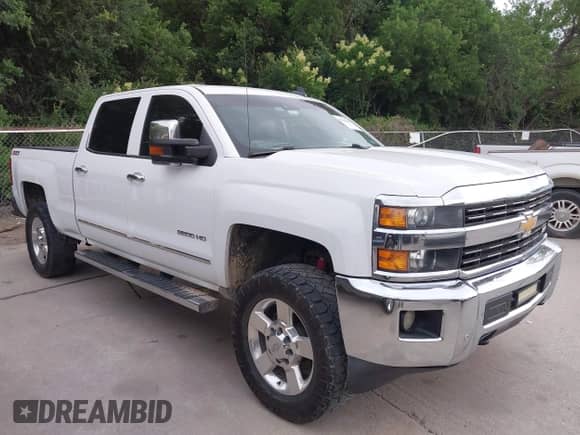 2015 Chevrolet Silverado 2500HD LTZ с VIN 1GC1KWEG7FF641157, выставлен на аукционе IAAI как лот 42294865 с пробегом 313 236 миль миль и . История ставок и продаж доступна на DreamBid. Изображение 13.