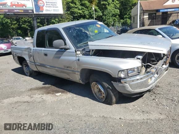 2000 Dodge 1500 с VIN 1B7HC13Y1YJ176594, выставлен на аукционе Copart как лот 71592955 с пробегом 122 965 миль миль и Списание • Salvage title. История ставок и продаж доступна на DreamBid. Изображение 4.