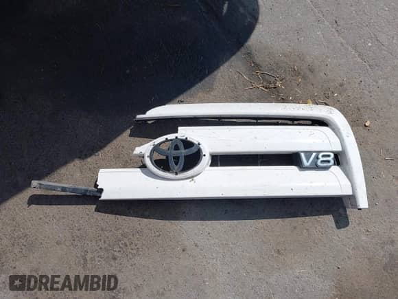 2005 Toyota Tundra Limited z VIN 5TBDT48135S479170, wystawiony jako IAAI lot #43249054 z przebiegiem 176 004 mil mil oraz . Historia ofert i sprzedaży dostępna na DreamBid. Obrazek 12.