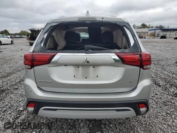 2020 Mitsubishi Outlander SE z VIN JA4AD3A31LZ039967, wystawiony jako Copart lot #82301135 z przebiegiem 109 992 mil mil oraz Szkoda całkowita • Salvage title. Historia ofert i sprzedaży dostępna na DreamBid. Obrazek 6.