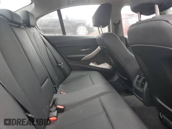 2016 BMW 3 Series 320i xDrive z VIN WBA8E5G54GNU21359, wystawiony jako Copart lot #90828525 z przebiegiem 152 230 mil mil oraz Czysty tytuł • Clean title. Historia ofert i sprzedaży dostępna na DreamBid. Obrazek 10.