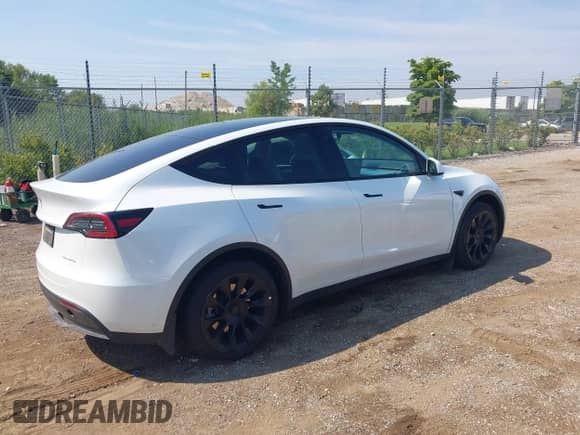 2023 Tesla Model Y Long Range с VIN 7SAYGAEE5PF708297, выставлен на аукционе IAAI как лот 42927362 с пробегом 27 230 миль миль и . История ставок и продаж доступна на DreamBid. Изображение 4.