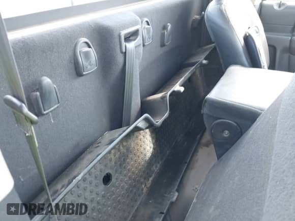 2003 Dodge 1500 ST z VIN 1D7HA16N93J658896, wystawiony jako IAAI lot #43021273 z przebiegiem 282 251 mil mil oraz . Historia ofert i sprzedaży dostępna na DreamBid. Obrazek 8.