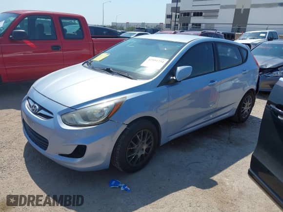 2013 Hyundai Accent SE с VIN KMHCU5AE0DU074716, выставлен на аукционе IAAI как лот 42951734 с пробегом 141 191 миль миль и . История ставок и продаж доступна на DreamBid. Изображение 2.