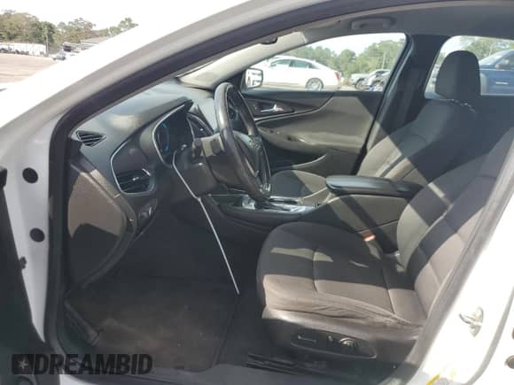 2016 Chevrolet Malibu LT z VIN 1G1ZE5ST4GF206287, wystawiony jako Copart lot #84462685 z przebiegiem 165 710 mil mil oraz Czysty tytuł • Clean title. Historia ofert i sprzedaży dostępna na DreamBid. Obrazek 7.