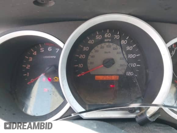 2007 Toyota Tacoma PreRunner z VIN 5TENX62N27Z391112, wystawiony jako IAAI lot #42208231 z przebiegiem 250 512 mil mil oraz . Historia ofert i sprzedaży dostępna na DreamBid. Obrazek 7.