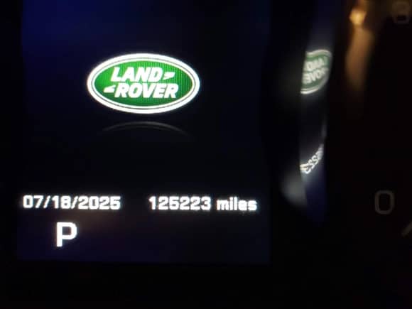 2015 Land Rover Range Rover Sport HSE с VIN SALWG2VF4FA519403, выставлен на аукционе IAAI как лот 42743665 с пробегом 125 223 миль миль и . История ставок и продаж доступна на DreamBid. Изображение 15.