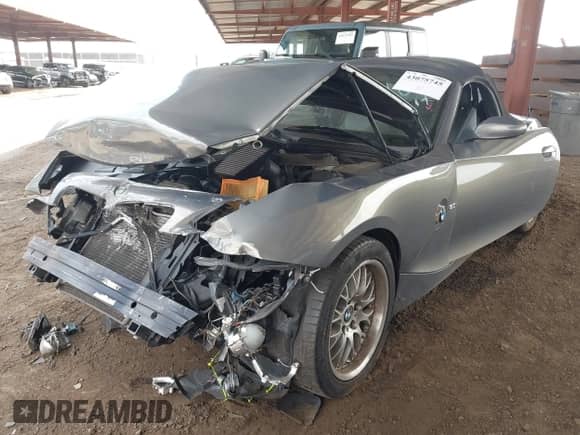 2007 BMW Z4 3.0i z VIN 4USBU33587LW73496, wystawiony jako IAAI lot #43075745 z przebiegiem Nie podano mil oraz . Historia ofert i sprzedaży dostępna na DreamBid. Obrazek 2.