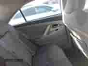 2011 Toyota Camry LE z VIN 4T1BF3EK5BU744476, wystawiony jako IAAI lot #43295983 z przebiegiem 164 993 mil mil oraz . Historia ofert i sprzedaży dostępna na DreamBid. Obrazek 8.