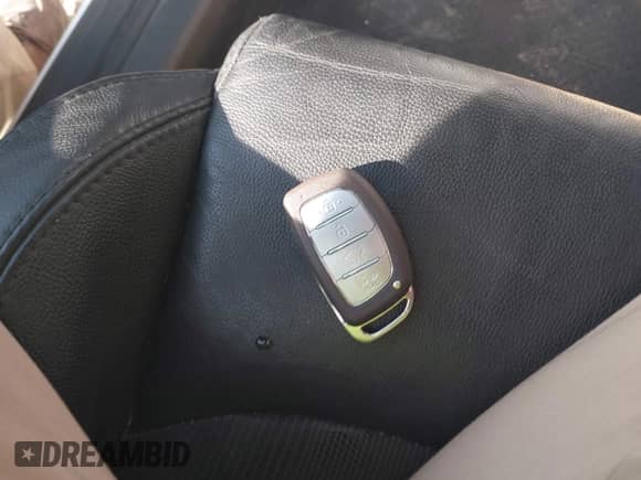 2018 Hyundai Sonata Limited с VIN 5NPE34AF5JH720115, выставлен на аукционе IAAI как лот 42330571 с пробегом 109 101 миль миль и . История ставок и продаж доступна на DreamBid. Изображение 11.