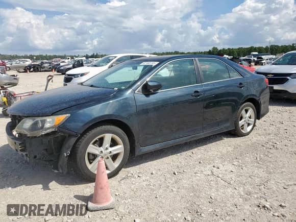 2014 Toyota Camry L с VIN 4T1BF1FK2EU749996, выставлен на аукционе Copart как лот 82160735 с пробегом 94 799 миль миль и Списание • Salvage title. История ставок и продаж доступна на DreamBid. Изображение 1.