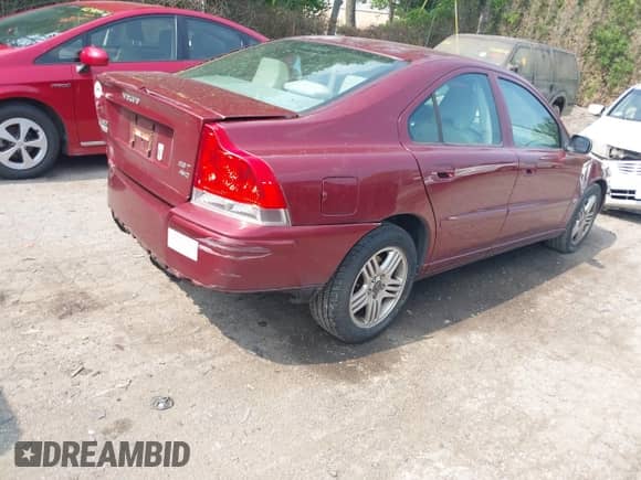 2005 Volvo S60 с VIN YV1RH592652455412, выставлен на аукционе IAAI как лот 42460357 с пробегом 260 051 миль миль и . История ставок и продаж доступна на DreamBid. Изображение 4.