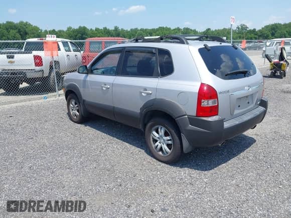 2006 Hyundai Tucson GLS with VIN KM8JN72D66U254968, listed as a IAAI auction lot 42603548 with 164,467 mi miles and . Bid and sale history available at DreamBid. Image 3.