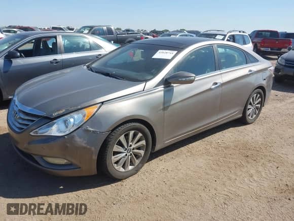 2014 Hyundai Sonata SE с VIN 5NPEC4AC1EH887356, выставлен на аукционе IAAI как лот 43028744 с пробегом 218 379 миль миль и . История ставок и продаж доступна на DreamBid. Изображение 2.